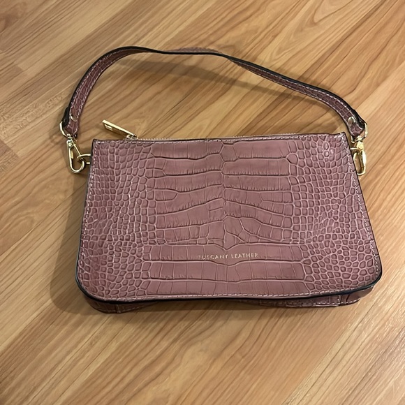 Tuscany leather purple-pink shoulder bag with gold hardware. - Picture 3 of 7